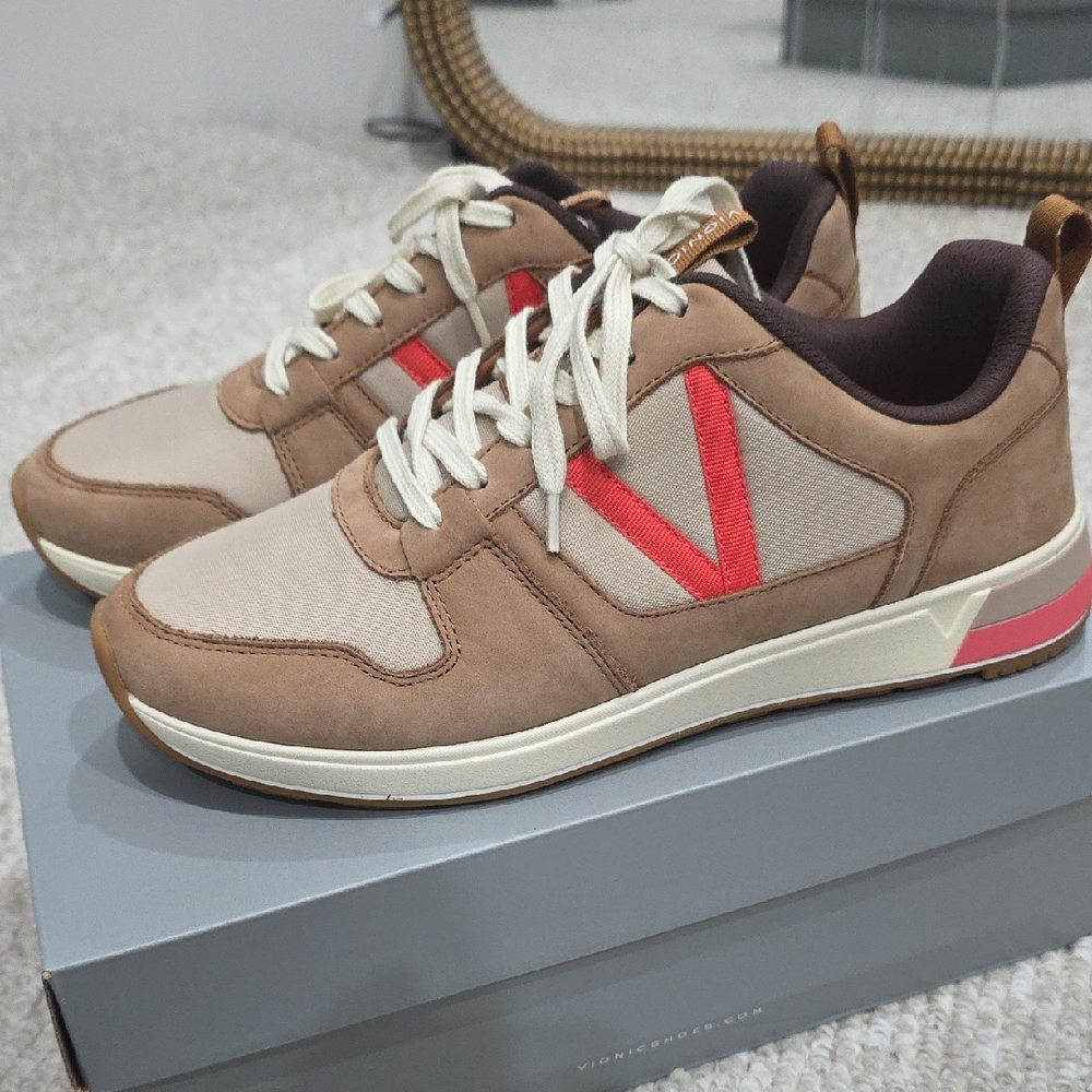 Vionic Rechelle Women's Sneakers in Toffee Brown